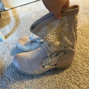 Women's Cream Lace Boots